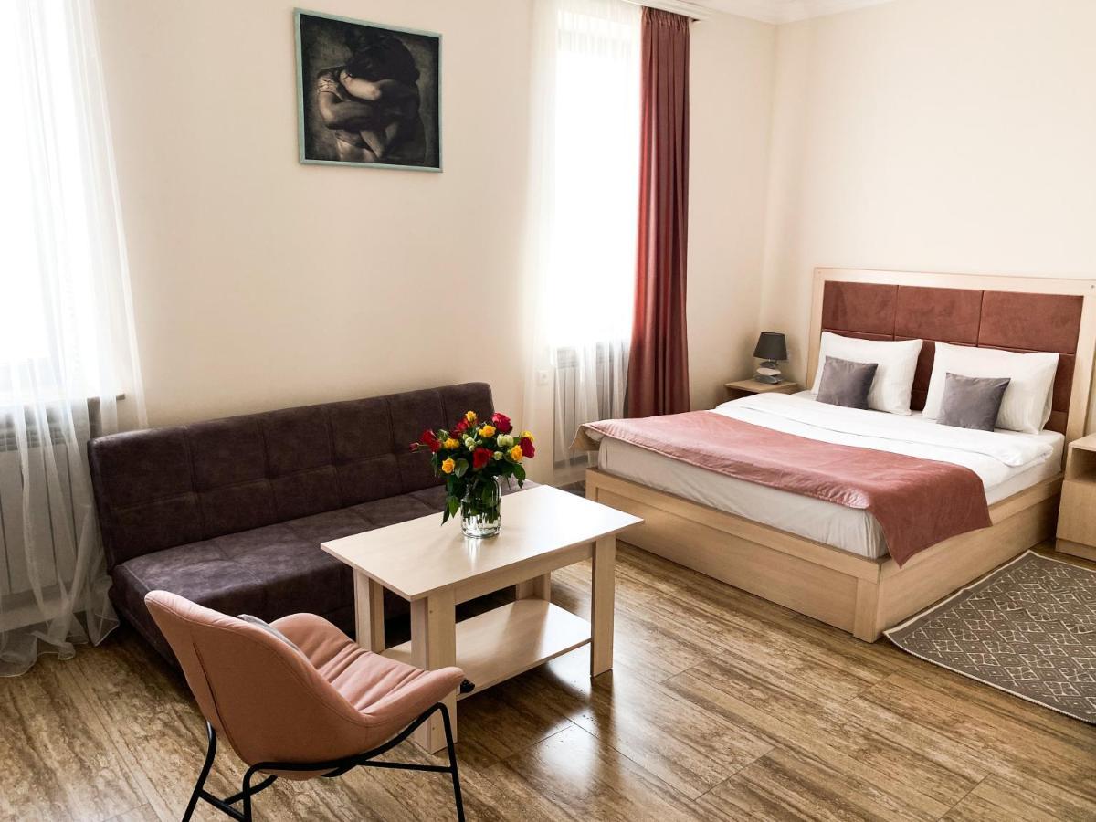 Alex Hotel エレバン エクステリア 写真