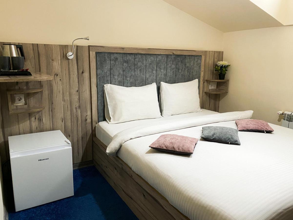 Alex Hotel エレバン エクステリア 写真