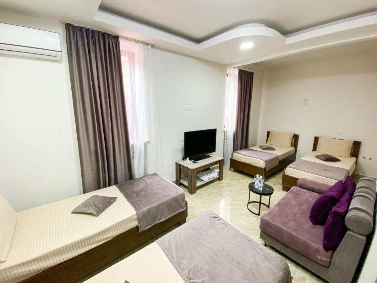 Alex Hotel エレバン エクステリア 写真