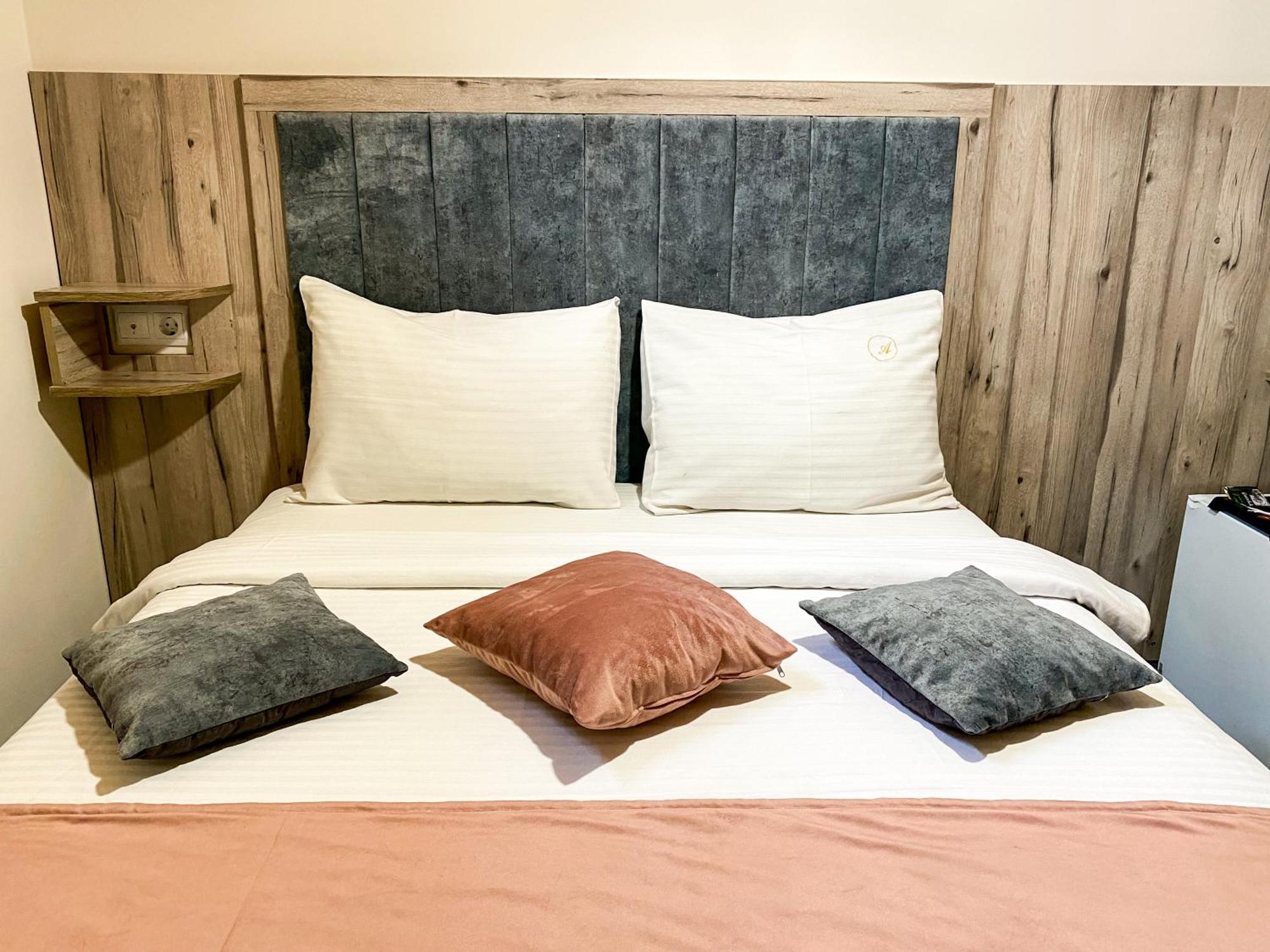 Alex Hotel エレバン 部屋 写真