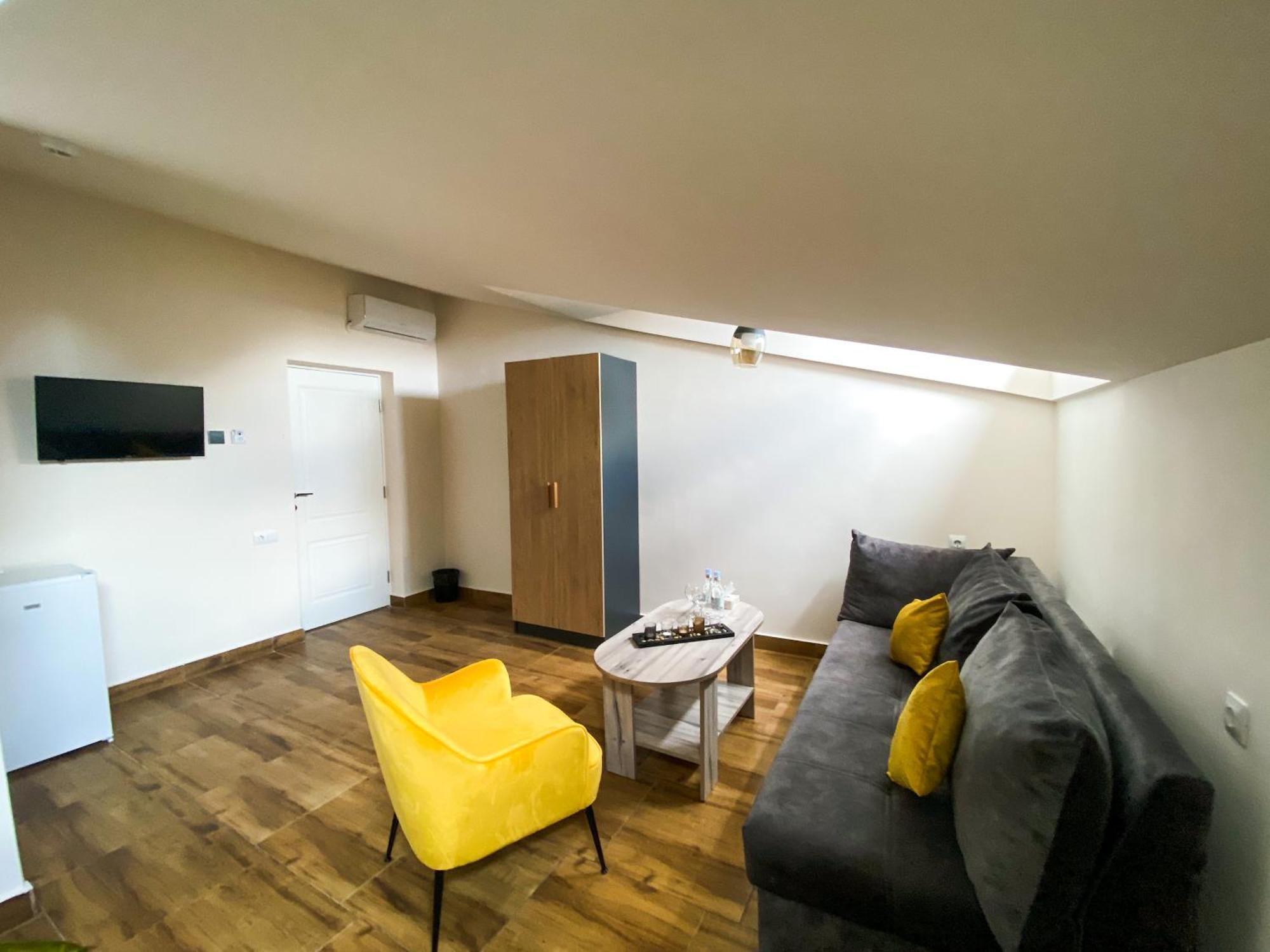 Alex Hotel エレバン 部屋 写真