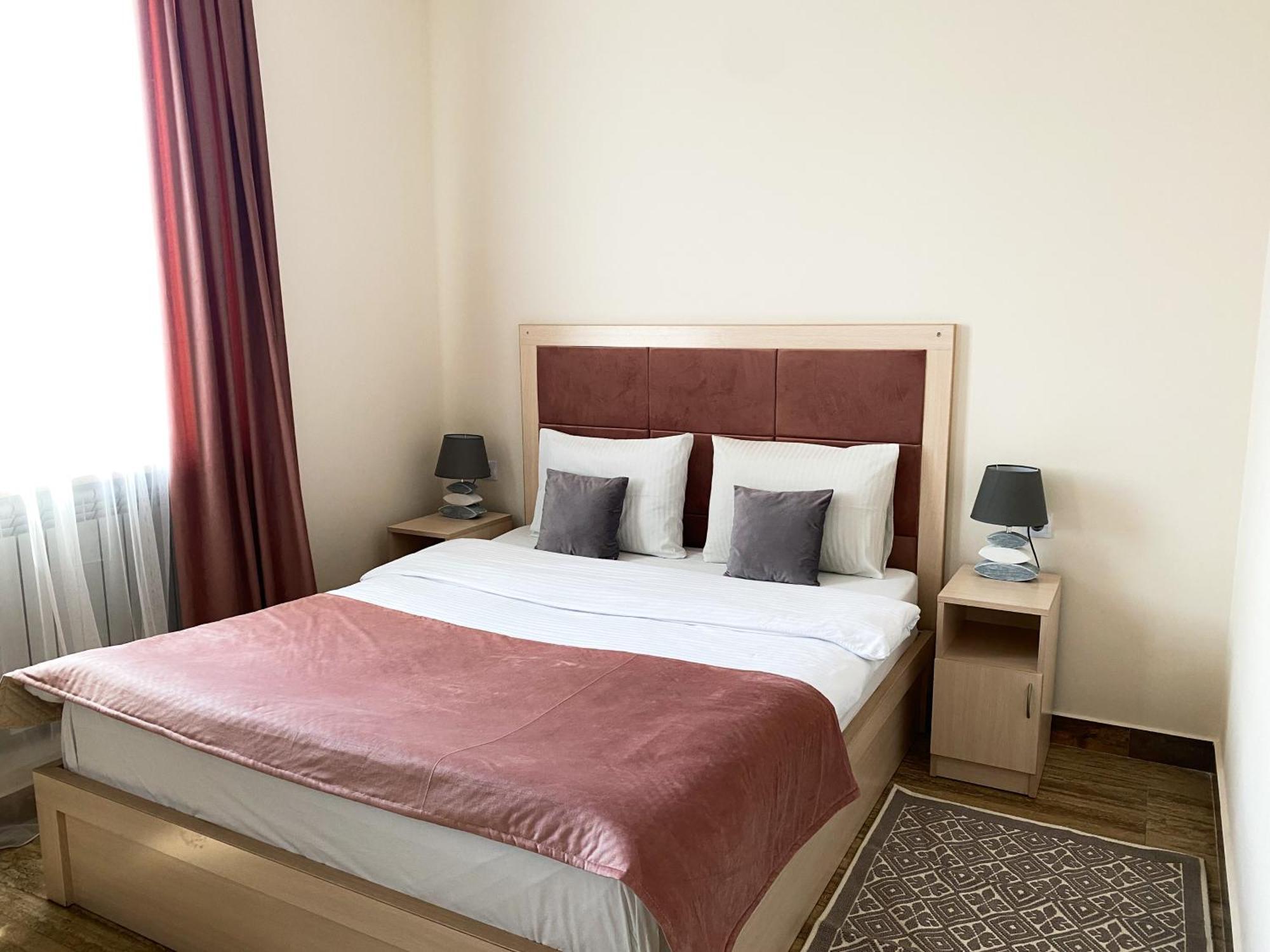 Alex Hotel エレバン 部屋 写真