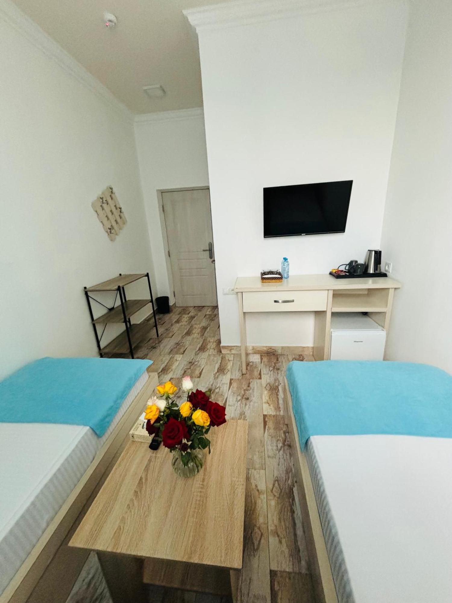Alex Hotel エレバン エクステリア 写真